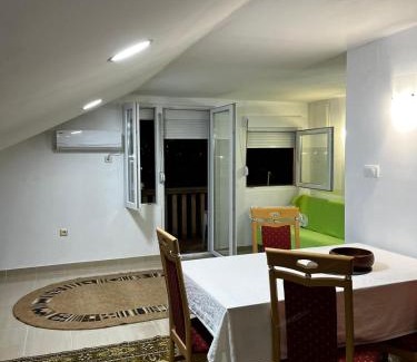 Lepetane Apartamento | Beara