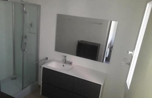 Saint-Zacharie Apartamento | Charmant appartement a Saint Zacharie 26 m² jardin prive
