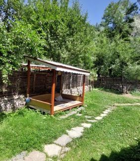 Batrik Hotel | Happy Guest House Kalash Valley