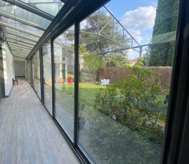 Melun Casa | Loft avec Piscine Intérieure et Jardin