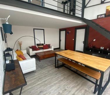 Melun Casa | Loft avec Piscine Intérieure et Jardin