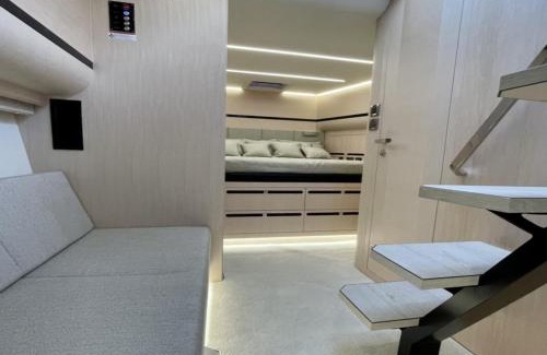 7th Arrondissement Alquiler De Eote | Yacht Med 42