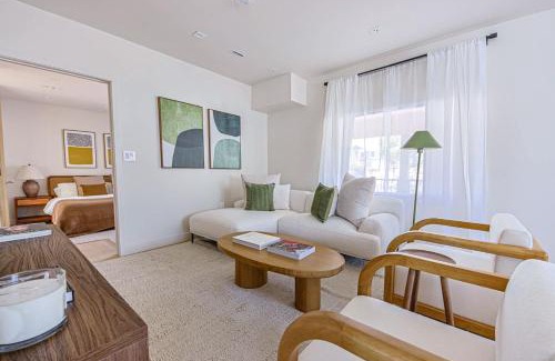 Los Angeles Casa | 4BD LA Villa with Jacuzzi Sauna and Outdoor Bliss
