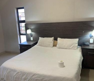 Greater Johannesburg Metropolitan Area Hotel | Signature Group Hotel
