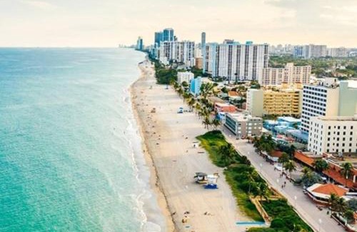 North Beach Apartamento | Hollywood Broadwalk, Beach Walk & Family Vacation