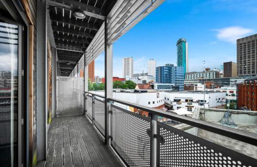 Theatreland Birmingham Apartamento | Stylish City Centre Apartment - Secure Parking - Balcony - Arcadian - Chinatown - 43A