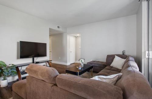 Pico Hotel | Santa Monica 2Bedrooms Pool&Gym&Free Parking