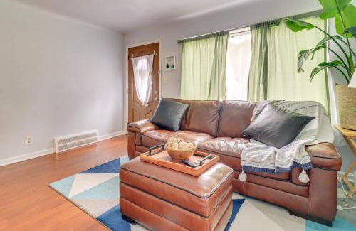 Detroit Casa | Charming and Pet-Friendly Home in Detroit with Yard!