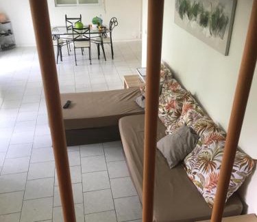 Lamentin Casa | Dans un coin de verdure