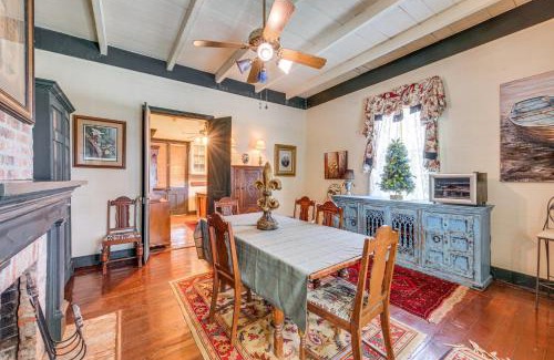 New Roads Casa | Whimsical New Roads Home Less Than 1 Mi to Main Street!