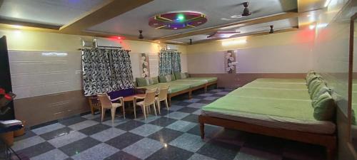 Hogenakkal Cabina | HOTEL MK PARADISE