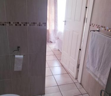 Greater Johannesburg Metropolitan Area Cama Y Desayuno | The protea nest