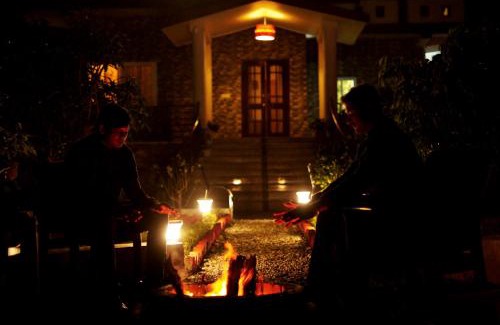 Bullawala Villa | House by the Hills