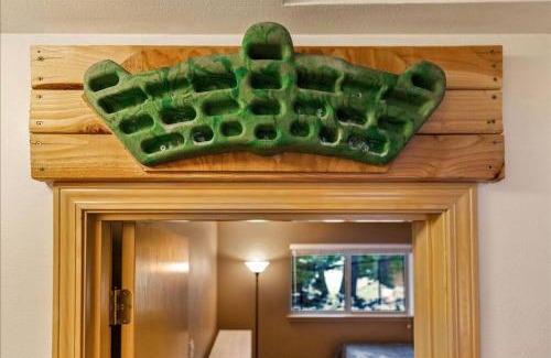 Enumclaw Casa | Basecamp Cabin