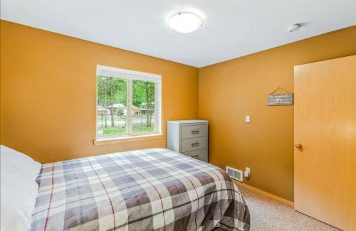Enumclaw Casa | Basecamp Cabin
