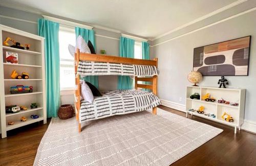 Five Points South Casa | Bluebird: Massive 5 bdrm ~ Hammock ~ Kids paradise