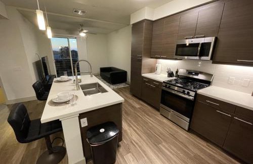 Irvine Business Complex Apartamento | High End Lux Condo in Irvine
