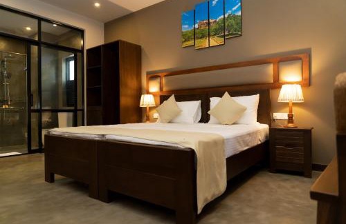 Ettukala Casa | Wood Grove