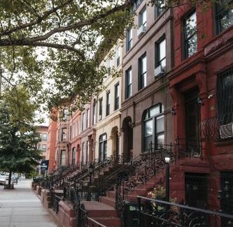 Bedford-Stuyvesant Casa | Lovely 2 Queen Bed Suite w Bath in Bed-Stuy, BK