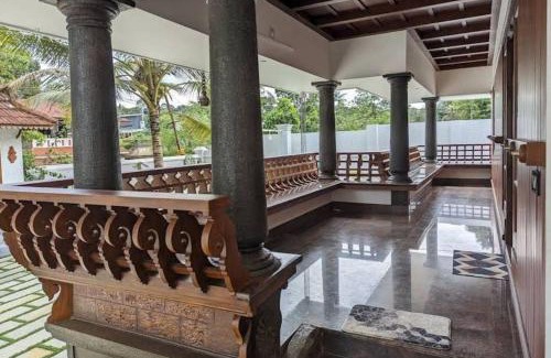 Ettumanoor Casa | Swimming Pool Naalkett Tharavad Villa with nice Ambience