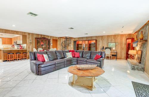 Sylvan Shores Casa | Lake Placid Home with Screened Porch Near Lake Clay