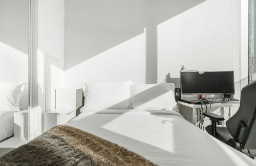 Toronto Entertainment District Hotel | The Heart of Downtown