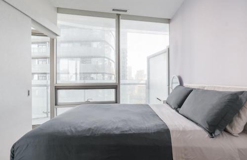 Toronto Entertainment District Hotel | The Heart of Downtown