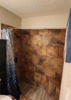 Houston Casa | Big room with a private bathroom