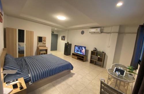 Kathu Apartamento | 84 Bar & Guest House Room 1