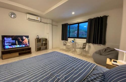 Kathu Apartamento | 84 Bar & Guest House Room 1