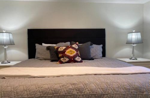 Cobourg Casa | Serenity- Lg private garden near Lake Ontario