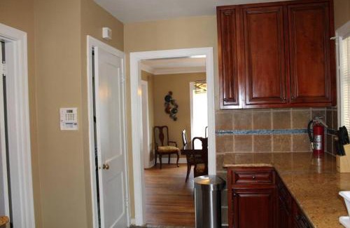 Vollintine-Evergreen Casa | 3BR, 2BA Hidden Gem in Midtown/Evergreen district