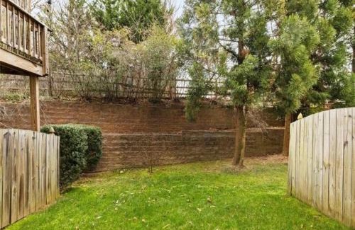 North Chesterfield Apartamento | Charming Townhome Oasis