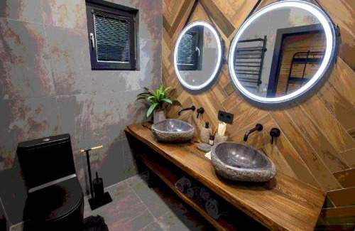 Maritsa Otro | BestGlamp