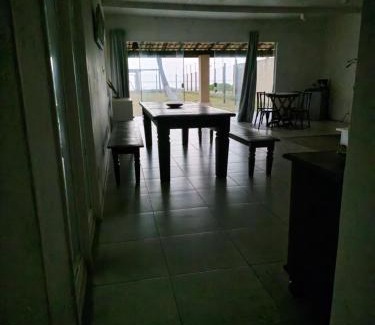Vilas do Atlantico Casa | Casa 4 quartos em Vilas do Atlântico em frente ao mar