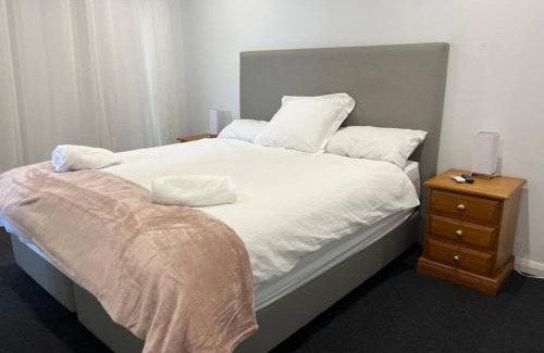 Cheltenham Casa | 3 Bedroom Home in Cheltenham
