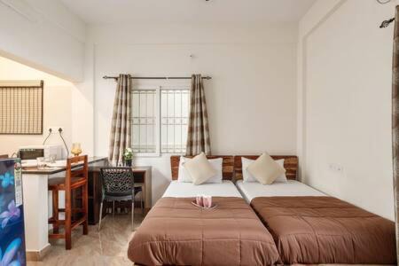 Narayanapura Apartamento | Lumina Loft 001 by JadeCaps Studio Room Hennur