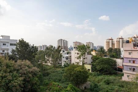 Narayanapura Apartamento | Lumina Loft 001 by JadeCaps Studio Room Hennur