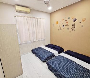 Kluang Casa | 23 Sri Kluang HomeStay - Up to 15pax