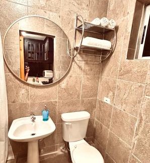 Brittons Hill Apartamento | RnR Guest House