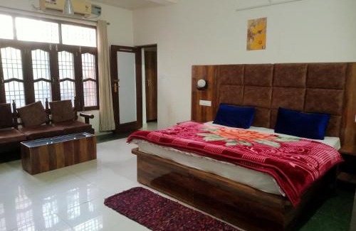 Gunehr Casa | KAMAKSHI GUEST HOUSE