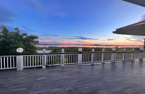The Bight Apartamento | Lakeside Tranquility - Central - No booking fee