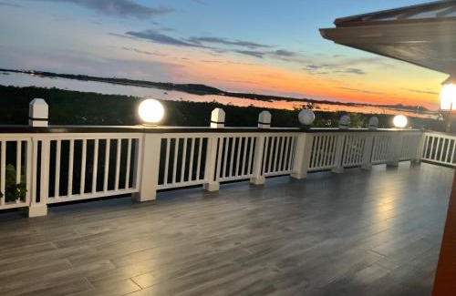 The Bight Apartamento | Lakeside Tranquility - Central - No booking fee