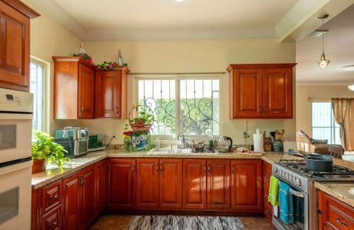 San Nicolás de Ibarra Cama Y Desayuno | Sojourner’s Vista del Lago