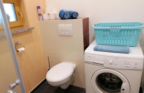 Neuscheidenbach Apartamento | Ferienwohnung Max