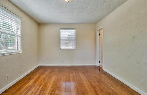 Cedar Hills Casa | 6515 Bartholf Ave