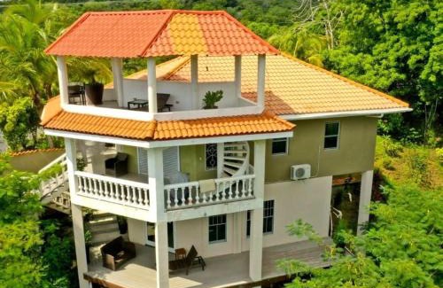 Roatan Complejo | De Odisea Resort