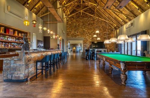 Windhoek West Cabina | Marula Palace