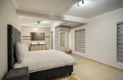 Windhoek Apartamento | Puteoli Estate - Modern Elegance