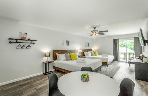 Chattanooga Hotel | 01 The Eames Suite - A PMI Scenic City Vacation Rental